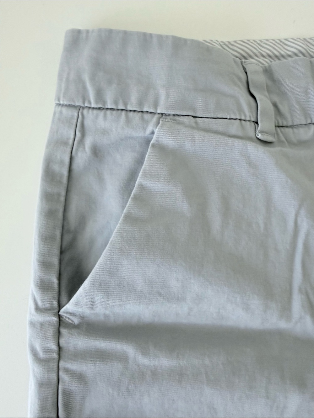 Tommy Hilfiger Flat Front Grey Chino Shorts Womens Size 10 Cotton Stretch - Picture 3 of 12